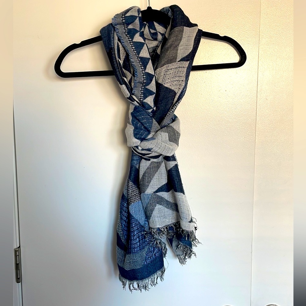 Navy woven scarf